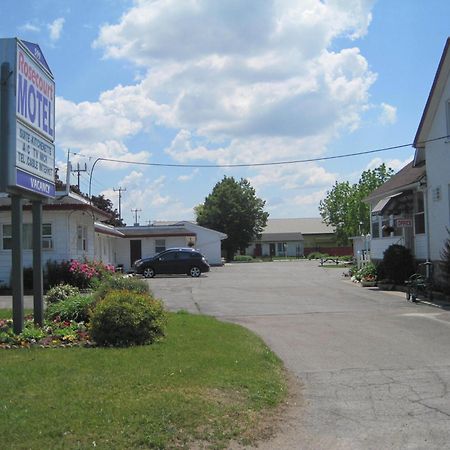 Rosecourt Motel Стратфорд Экстерьер фото