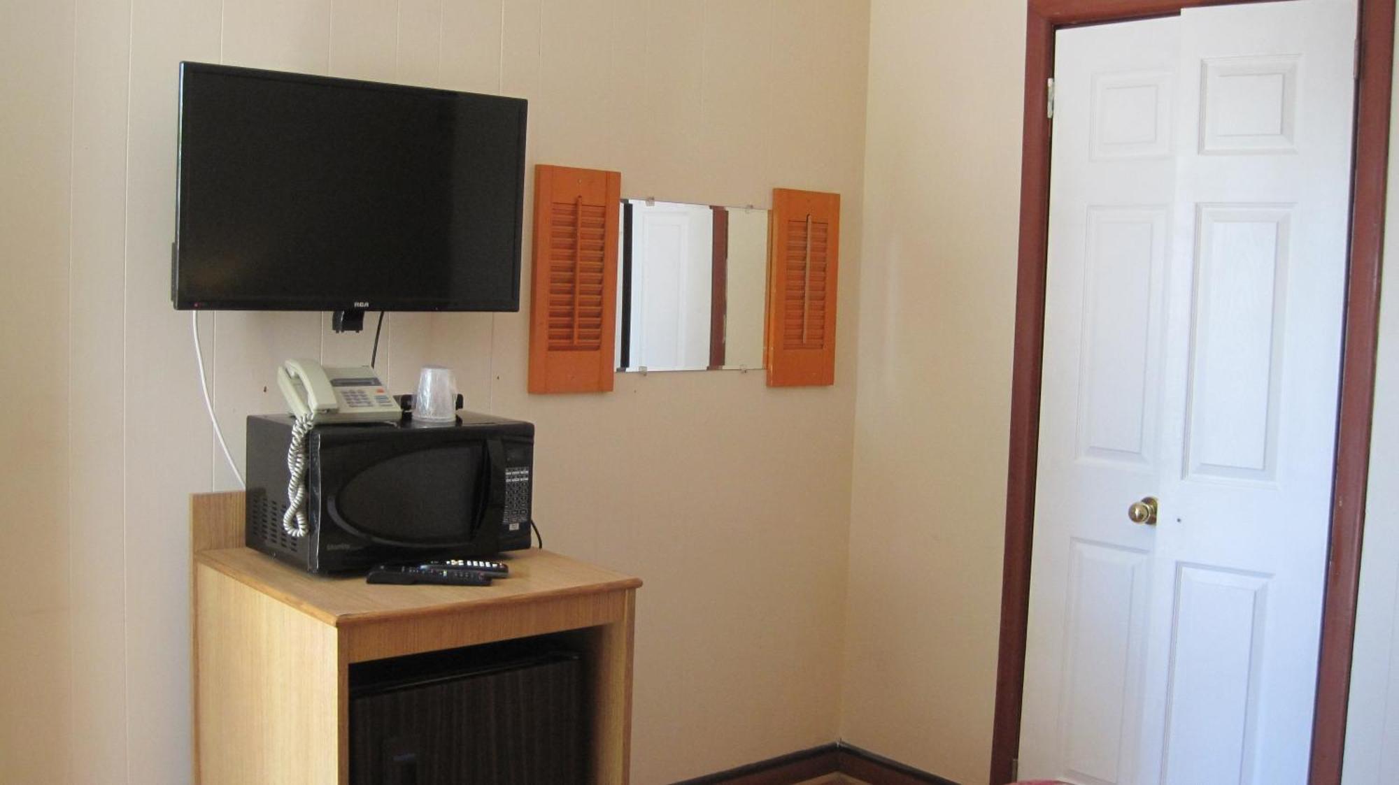 Rosecourt Motel Стратфорд Экстерьер фото