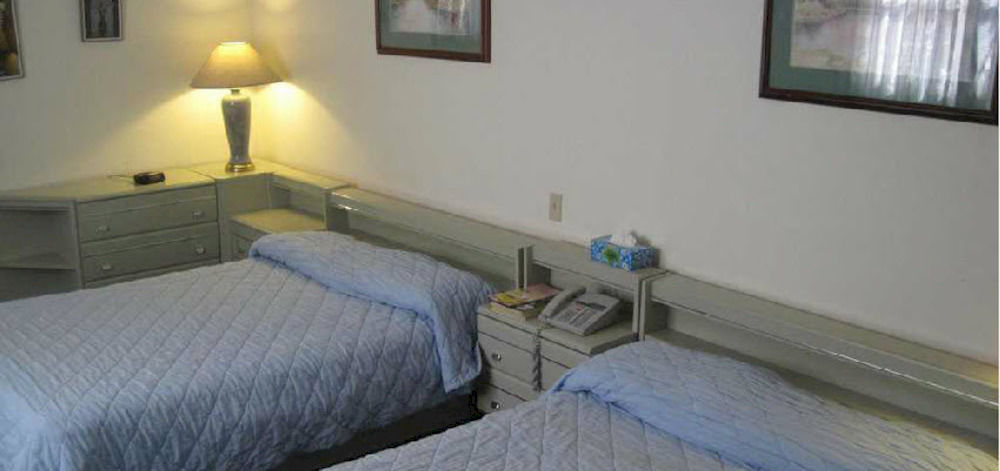 Rosecourt Motel Стратфорд Экстерьер фото